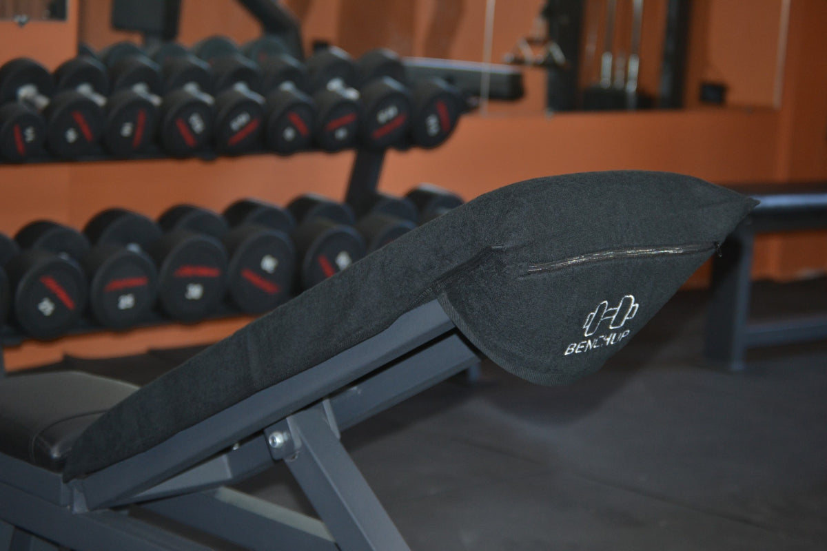 BenchUp Cotton Gym Towel with Zipper Pocket