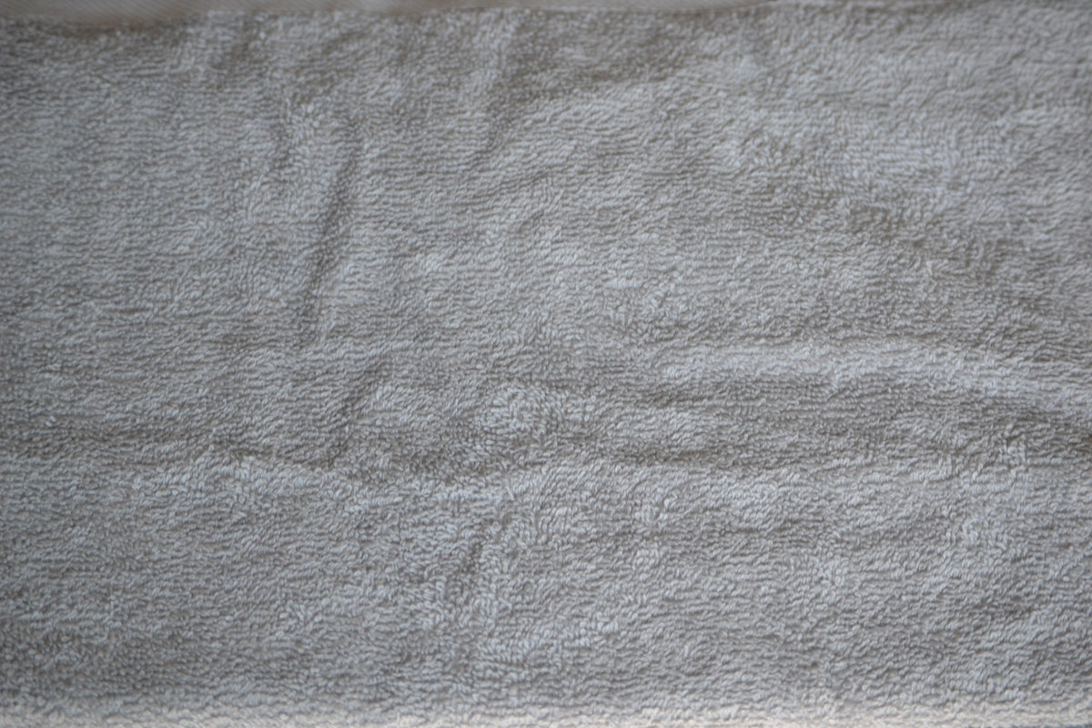 BenchUp Cotton Gym Towel with Zipper Pocket