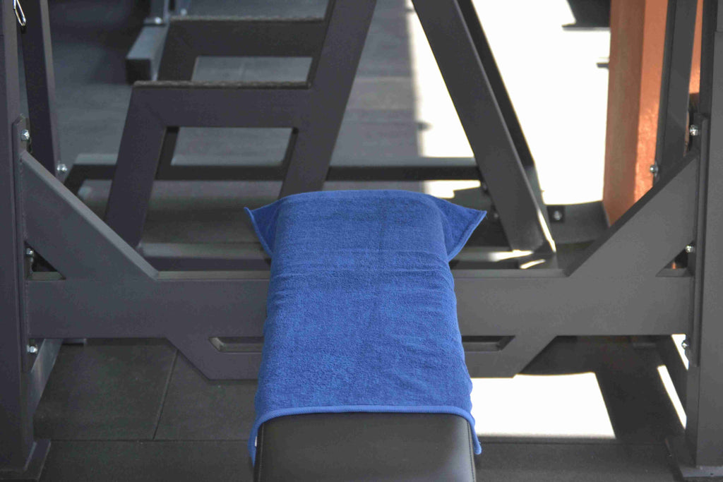 BenchUp Cotton Gym Towel with Zipper Pocket